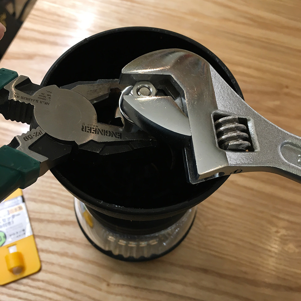コーヒーミルにナット取り付け
